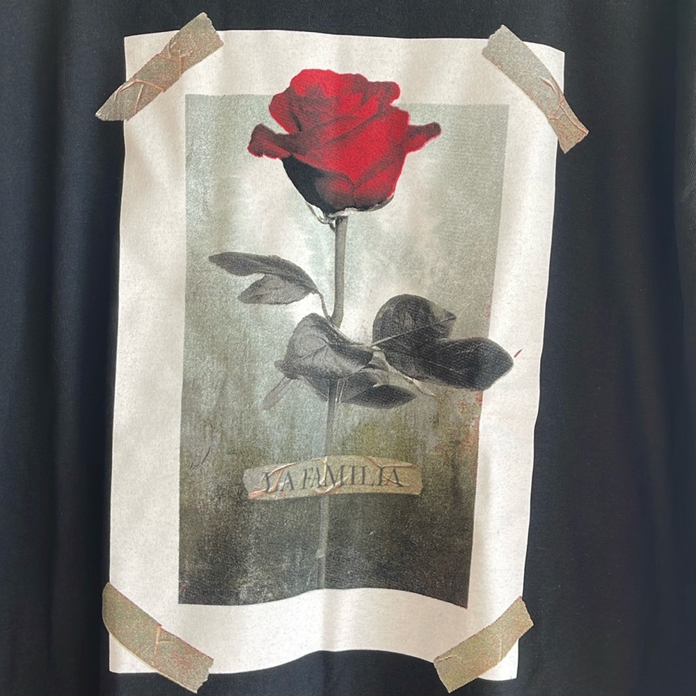 La Familia Rose men’s large long sleeve T-shirt NWOT